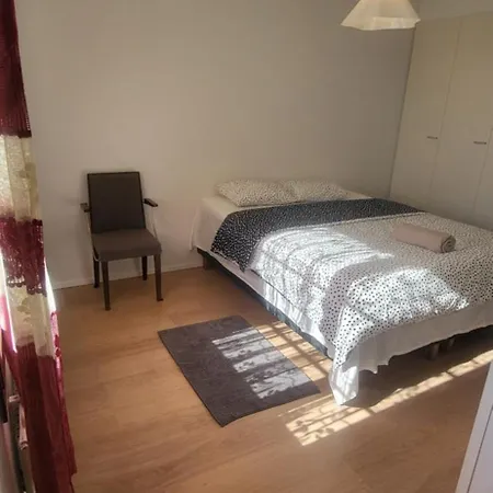 An Entire Apartment, 3 Min From Metro In Matinkylae, Апартаменты *